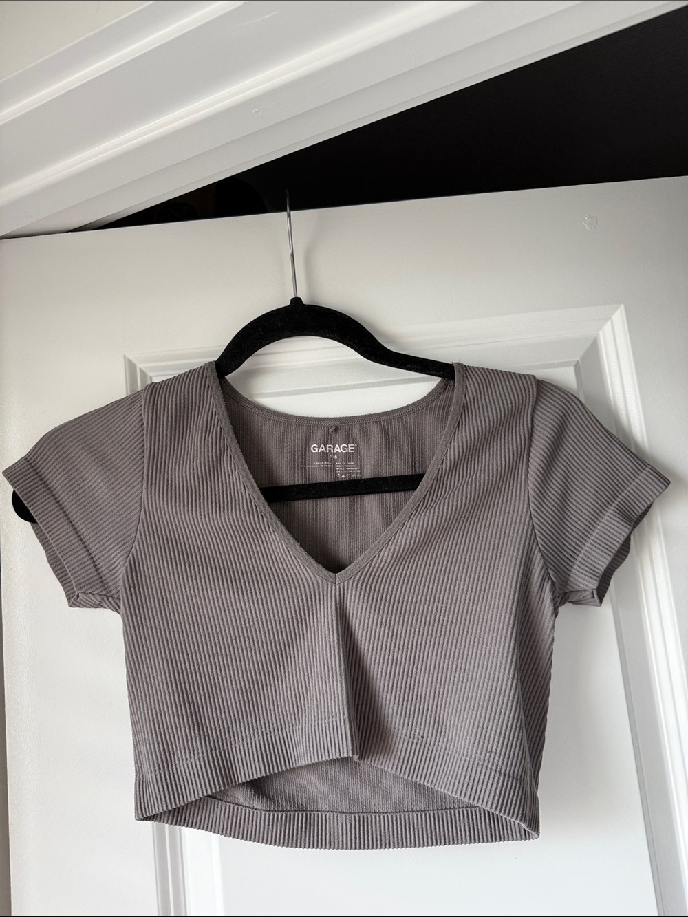 Garage Ribbed V-Neck Crop Top - Taupe Gray